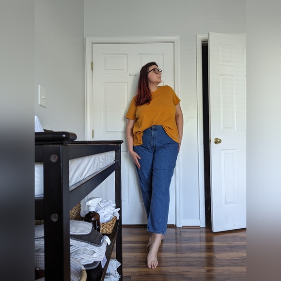 Plus size L.L. Bean Original Fit/ Relaxed Jeans, 100% Cotton, 22 wide, like new - Picture 4 of 8